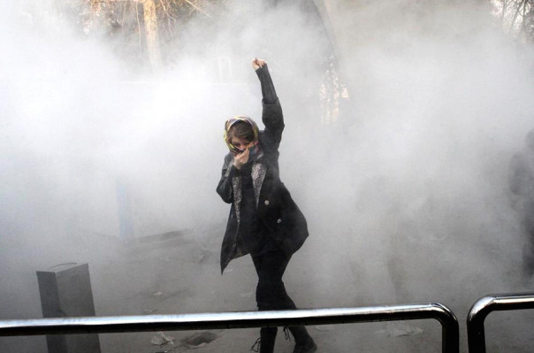 104923765_iran_woman_protests_1910x1000.thumb